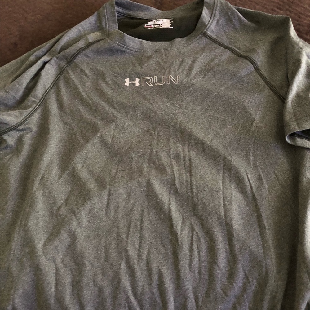 Gray and green Under Armour T-shirt